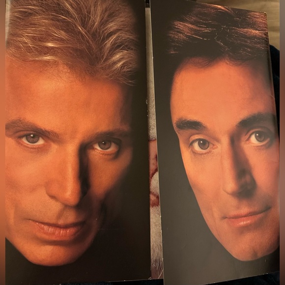 Siegfried & Roy At the Mirage 1998 Collectible Souvenir Program Book & Poster - Picture 3 of 4